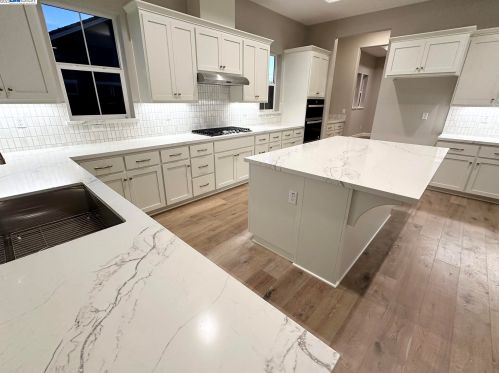 5010 Neroly Rd, Oakley, CA 94561-2903