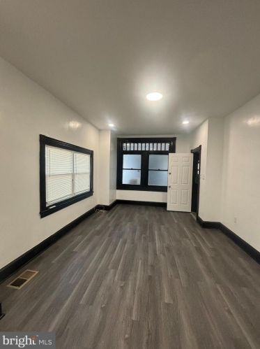 4946 Greene St, Philadelphia, PA 19144-6031