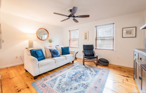 2 Katherine Rd, Lyme CT  06371-1620 exterior