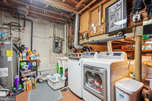 5269 Bradgen Ct, Springfield VA 22151-3524 exterior