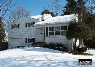 16 Walter Ave, East Massapequa, NY 11758-2040