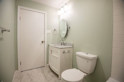 60 Wick Ave, Hermitage PA  16148-1811 exterior