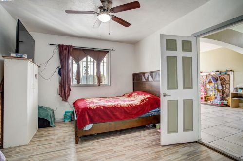 1725 96 Ave, Oakland CA  94603-1909 exterior