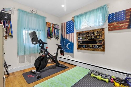 102 Kelly Rd, Wapping CT 06074-3119 exterior