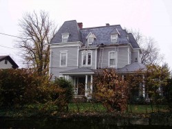 62 Bellevue St, Newton, MA 02458-1919