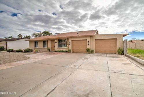 1307 Behrend Dr, Phoenix, AZ 85027-4303