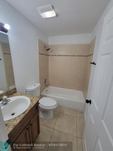 149 Dabou Loop, Belle Glade FL  33430-4284 exterior