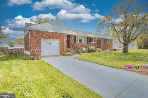 708 Augustine St, Wilmington, DE 19804-2606