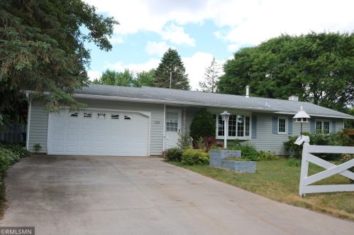 2102 Jade Ln, Saint Paul, MN 55122-2822