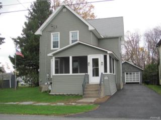 52 Smith St, Natural Dam, NY 13642-1322