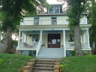 1421 Fremont Pl, Knoxville, TN 37917-5609