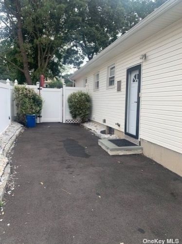 134 24th St, Wheatley Heights NY  11798-2108 exterior