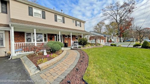 8 Lillian Dr, Hazlet, NJ 07730-2631