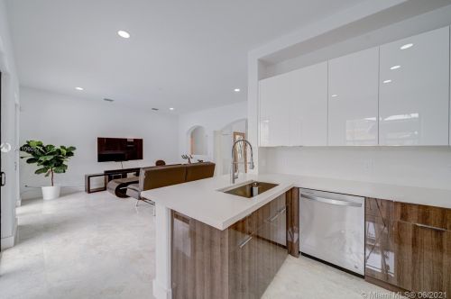 8941 178th St, Hialeah FL  33018-6554 exterior