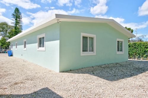 223 Alhambra Dr, Key Largo FL  33037-4635 exterior