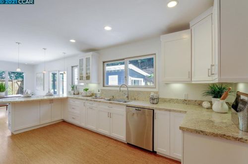 4 Loma Vista Dr, Orinda CA  94563-2213 exterior