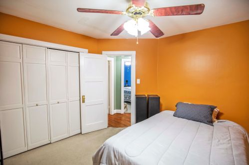 208 Lawrence Rd, Salem NH  03079-3905 exterior