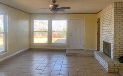 184 Yucca Vw, Weatherford TX  76085-6900 exterior