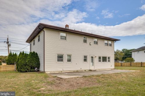 2423 Branch Pike, Riverton NJ  08077-4262 exterior