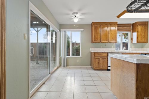 412 Turner Dr, Benicia CA  94510-1413 exterior