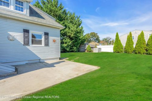 45 Washington Ave, Leonardo NJ  07737-1411 exterior