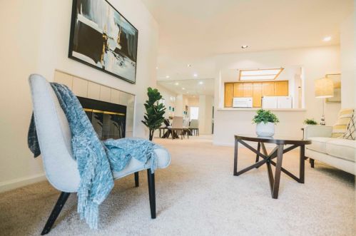 2002 Hastings Shore Ln, Redwood City, CA 94065-2103