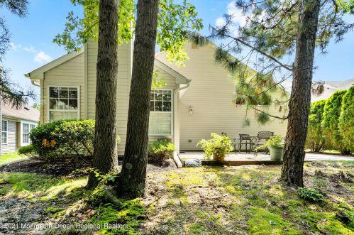 28 Winding River Rd, Lakewood NJ  08701-5733 exterior