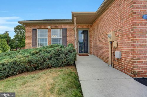 25 Homestead Dr, Upton, PA 17225-1497