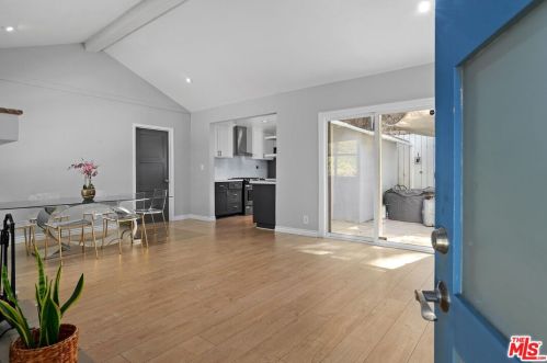 3985 Alta Mesa Dr, North Hollywood CA  91604-4010 exterior