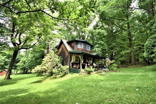 2667 Hardies Rd, Gibsonia, PA 15044-8359