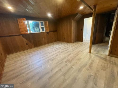 12822 Framingham Ct, Herndon VA  20171-2619 exterior