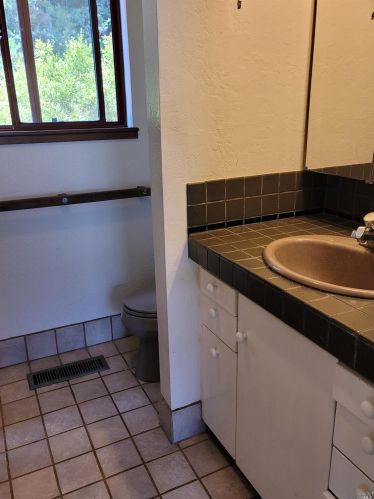 3431 Burnside Rd, Sebastopol CA  95472-9139 exterior