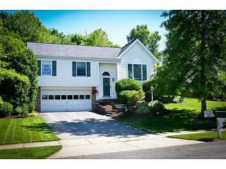 305 Lawrence Pl, Moon Twp, PA 15108-4742