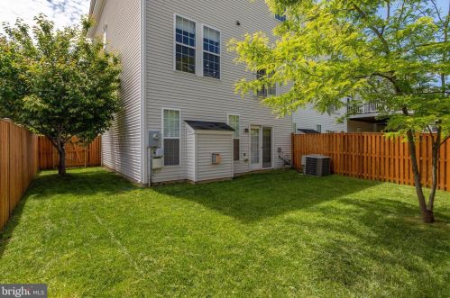 16002 Pitner St, Haymarket VA  20169-4956 exterior