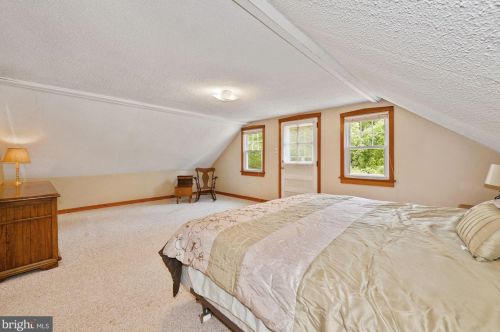 12 Cedar Ave, Berlin Boro NJ  08009-1302 exterior