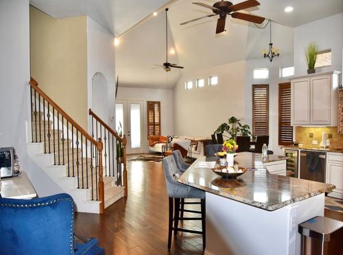 405 Meandering Crk Dr, Argyle TX  76226-2288 exterior