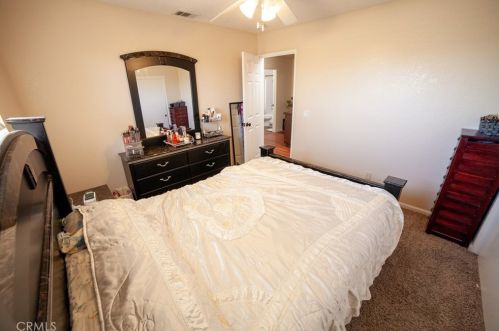 2869 La Vida Dr, Lancaster CA  93535-5873 exterior