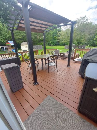 8 Canter Ct, Nashua NH  03063-2929 exterior