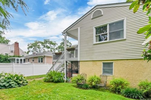 239 Davis Ave, White Plains NY  10605-3213 exterior