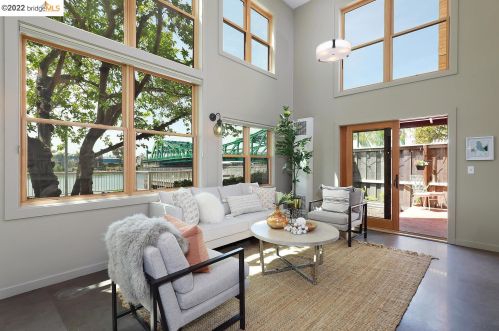 2875 Glascock St, Oakland, CA 94601-2113