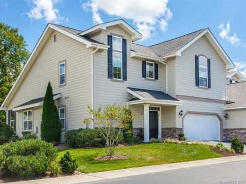 182 Towne Place Dr, Hendersonville, NC 28792-5870