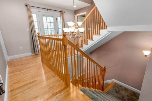 49 Sandy Ln, Dover NH  03820-5900 exterior