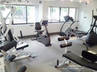 1928 Commonwealth Ave, Boston MA  02135 exterior