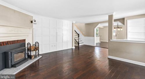 1096 Kings Hwy, Pilesgrove NJ  08098-2811 exterior