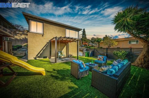3575 62nd Ave, Oakland, CA 94605-1875