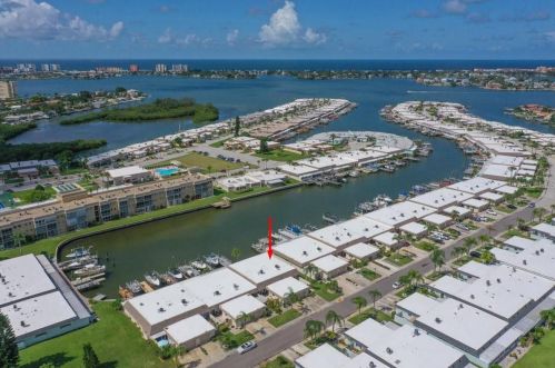 192 Boca Ciega Pt Blvd, Saint Petersburg FL  33708-2738 exterior