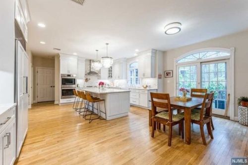 9 Blackledge Ct, Closter NJ  07624-3231 exterior