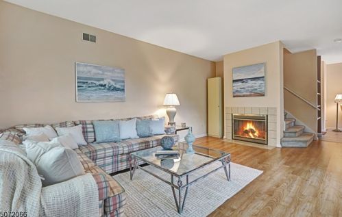 47 Pheasant Brook Ct, Bedminster, NJ 07921-2040
