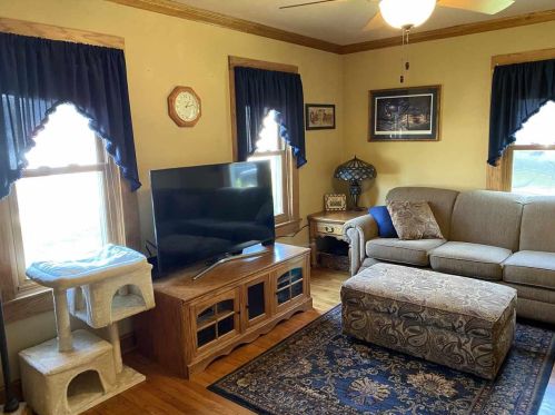 419 Mill St, Horicon, WI 53032-1446
