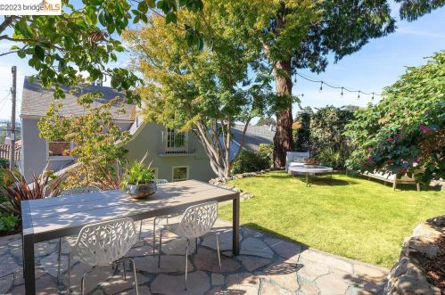 1906 Hoover Ave, Oakland CA  94602-1922 exterior